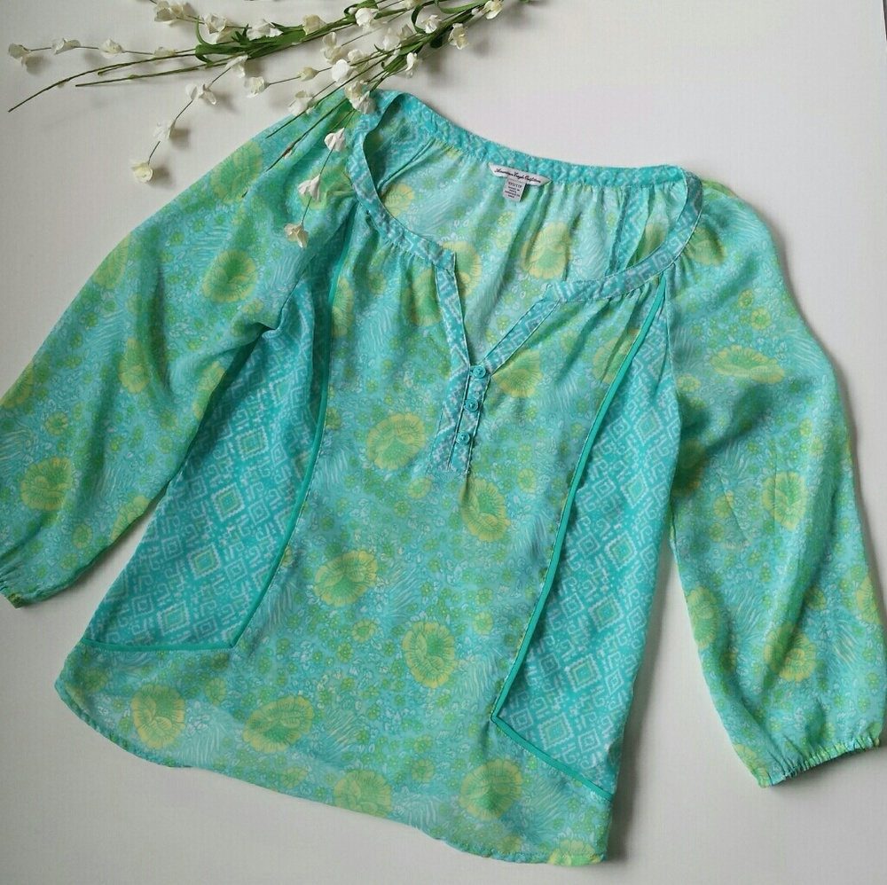 American Eagle Sheer 3/4 Sleeve Floral Blouse XXS